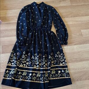 Vintage 1970’s Long Sleeve Dress Black and Gold